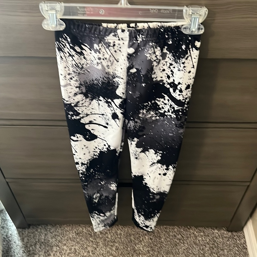 Shein Girls Leggings 9Y black & white splatter detail. Never worn! Brand new